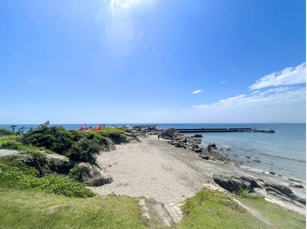 一色海岸まで徒歩11分（約880m）