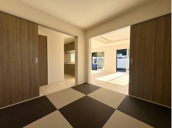 LDKの横には、嬉しい畳スペース！