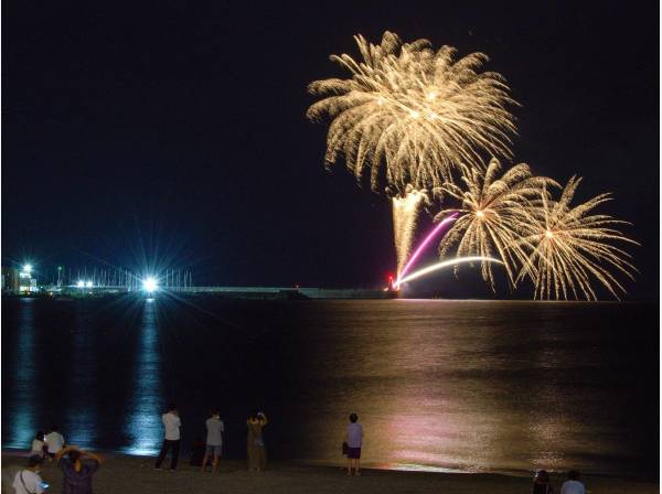 逗子で見れる、夏の花火大会です
