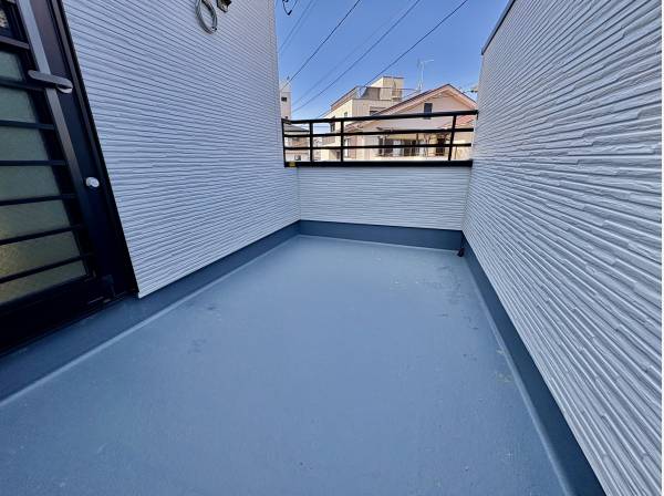 ベランダも広いので、日向ぼっこができそうですね。