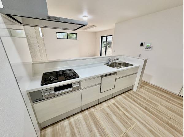 キッチンも広々としているので料理も楽しめますよ。