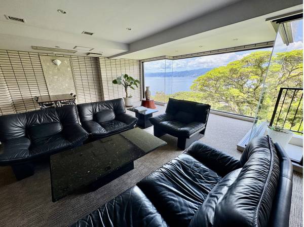 共有部分の部屋からも海が一望できます！