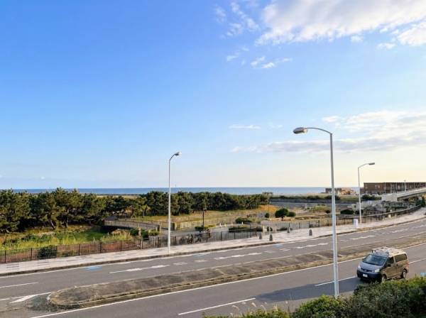 バルコニーからは海が眺望できます
