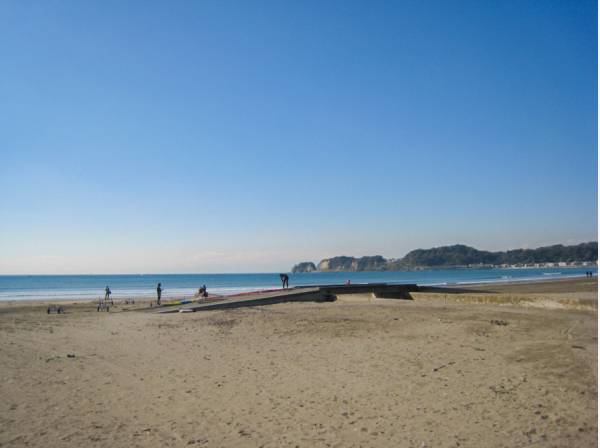 材木座海岸まで徒歩15分 (約1.2㎞)