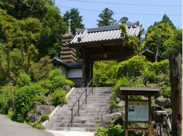 覚園寺まで約1.3ｋｍ
