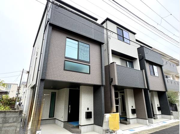 大船駅徒歩14分の利便性を備えたお家