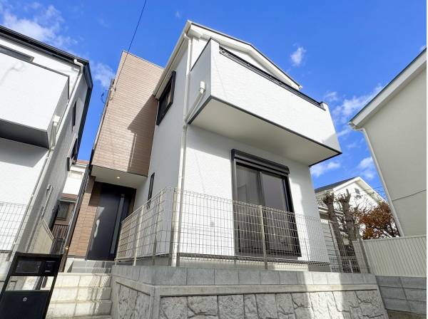 陽光をたっぷり感じられる南向きの建物