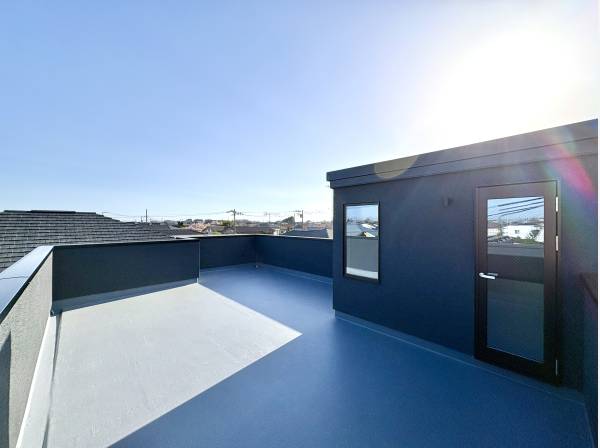 お庭がわりのルーフバルコニー