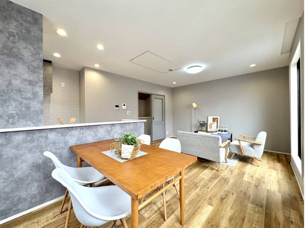 新規リノベーション済みの内装です。