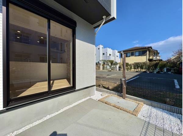 外シャワーがあるので、汚れてしまった趣味の道具も外で綺麗にできます。