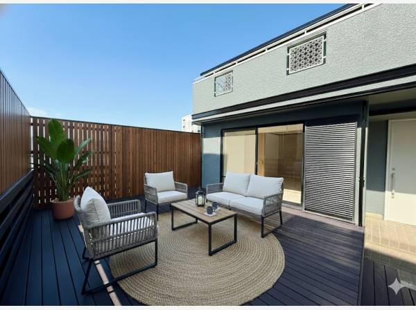 デッキスペースを上手く利用したですね！※生成AIによるイメージです。