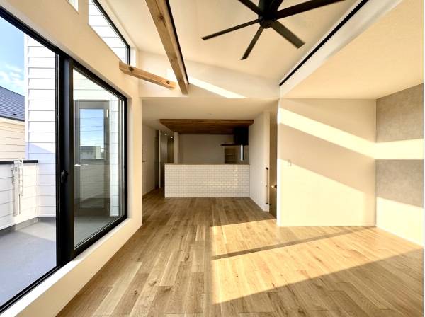 天井高で開放感があります