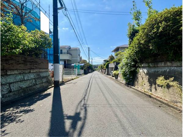前面道路は約4.9mございます