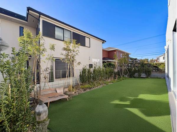 BBQやガーデニングも愉しめる広～いプライベートガーデン