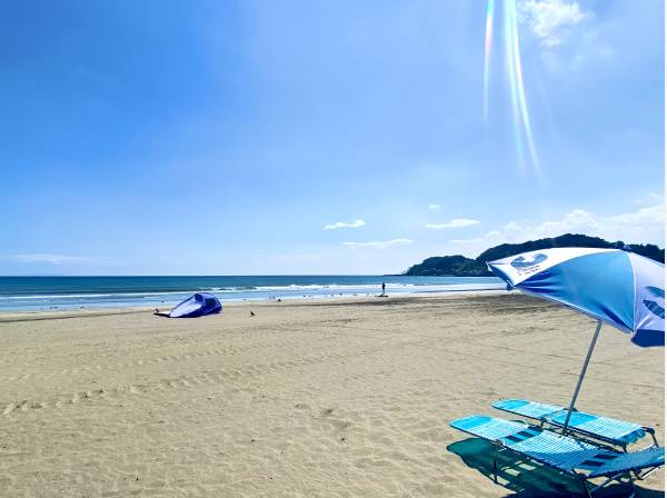 海までは徒歩3分 / 約240m