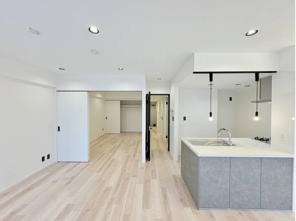 白と黒を使った内装