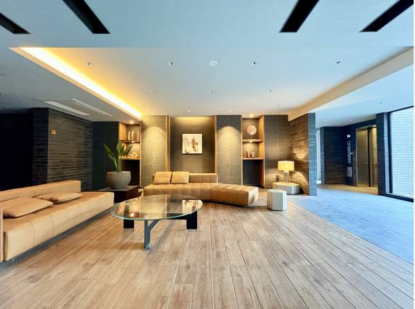 帰宅時、上質なエントランスが出迎えてくれます