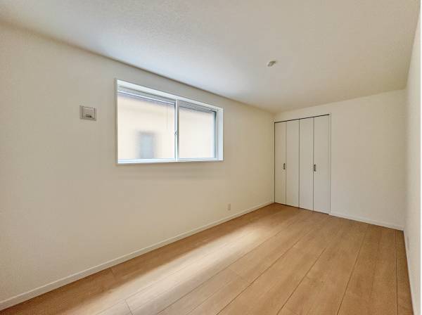 各居室には収納力のあるクローゼットを完備しております