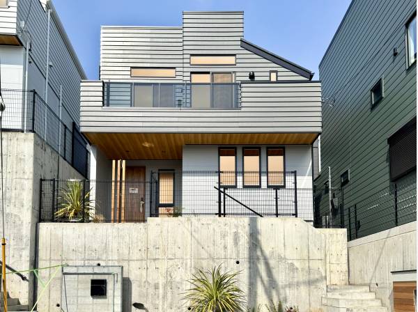 建物全体にしっかりと陽が当たっております