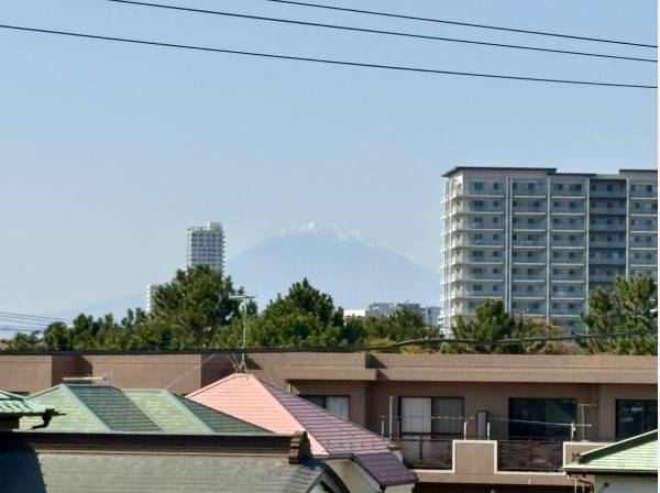 ルーフバルコニーからは富士山を望むことができます！