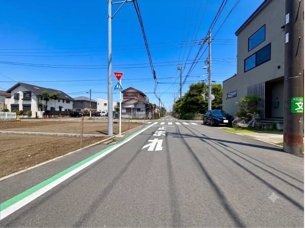 ゆったりとした約8.0ｍ公道に接します！