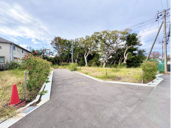 綺麗に整備された前面道路