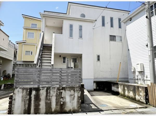 駐車スペースは１台です。