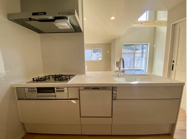 対面式のシステムキッチンお子様の様子を見ながら調理できます