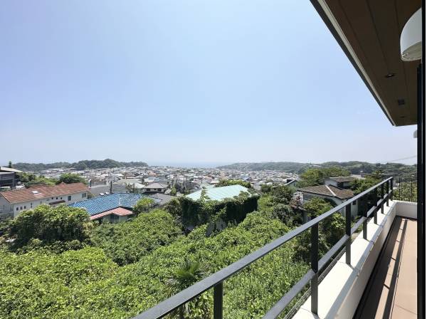 相模湾を一望する眺望