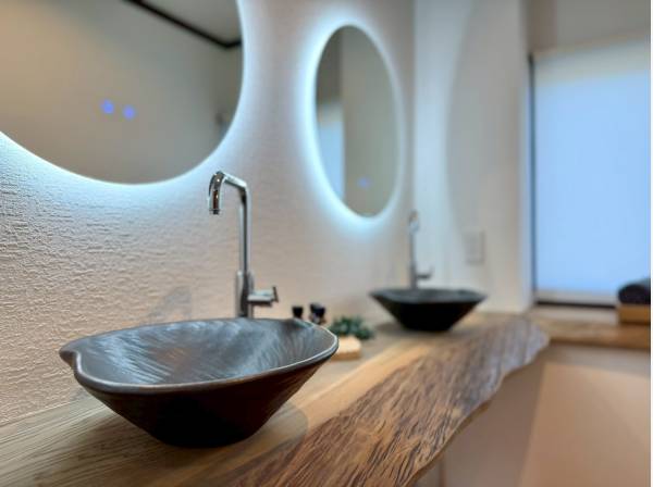 素敵なツーボウルの洗面台