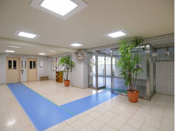 エレベーター2基を完備しています