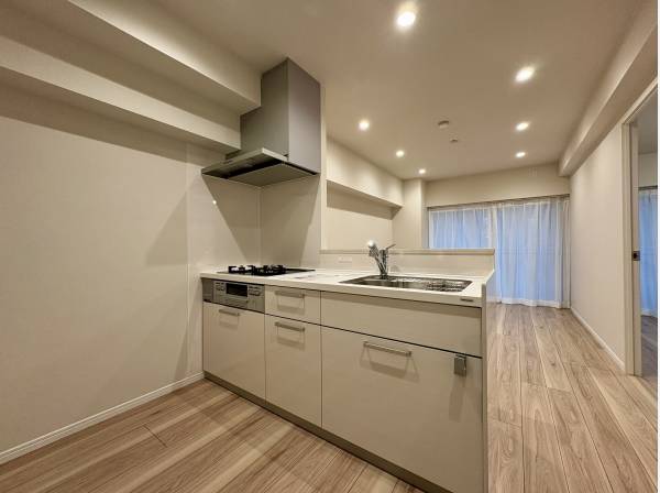 キッチンは作業スペースもゆとりがあります。