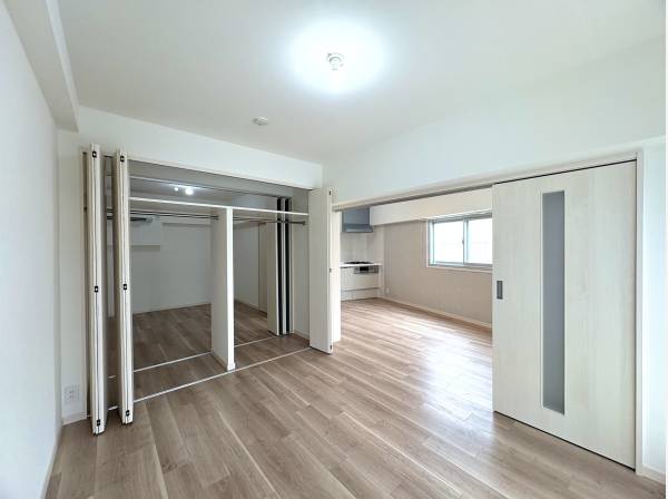 部屋同士がつながる使いやすい間取り。心地よい風が通り抜けます。