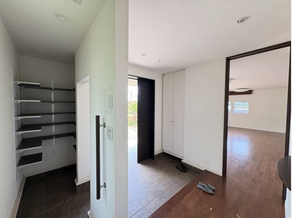 ゆとりあるSIC付き玄関スペース