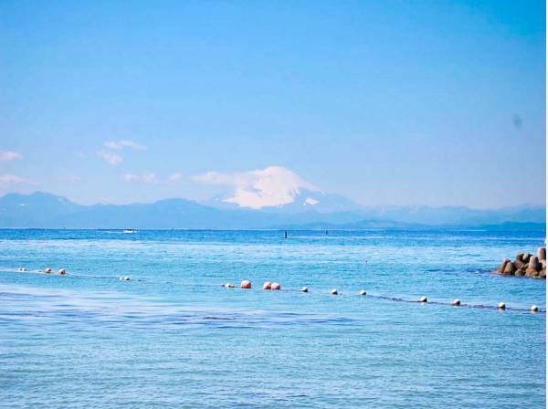 海まで徒歩4分(約300m)