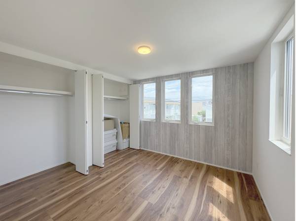 複数窓で明るい部屋に！