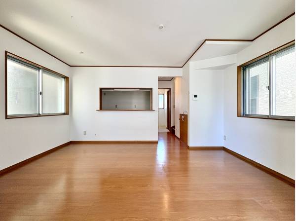 クロスは新規張替え予定です