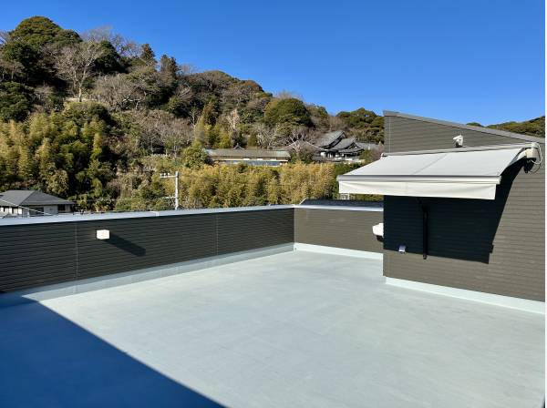 約28帖のルーフバルコニー/長谷寺と海を望む眺望をご覧ください！