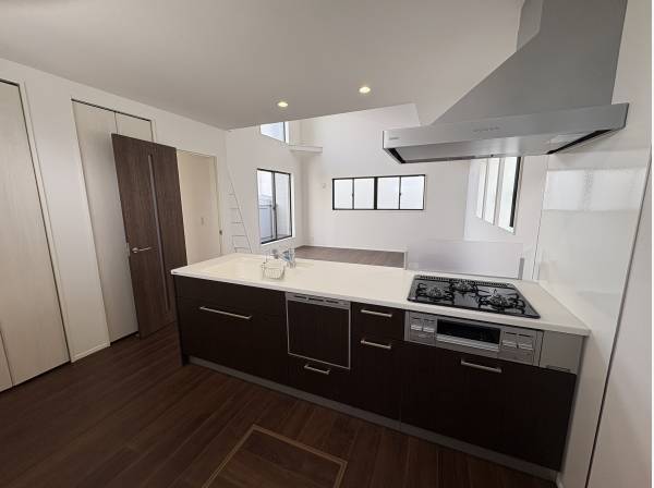 キッチンからの眺めです。ファミリーと会話が出来ますね。