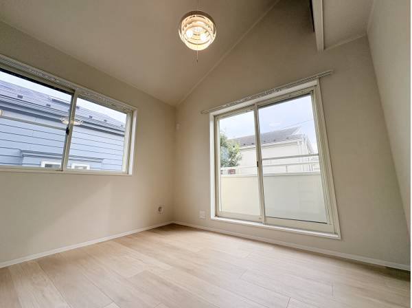 ロフトも付いてますので、収納としても利用できます。