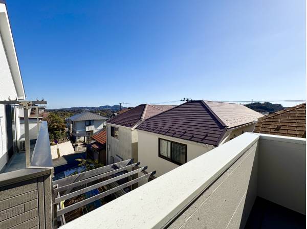 バルコニーは陽当たり、風通し良好！