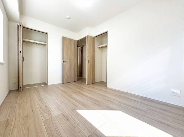 各部屋のクローゼットも充実しています