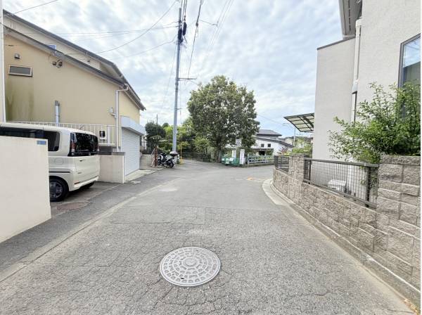 この先を進むとローソンがあります♪