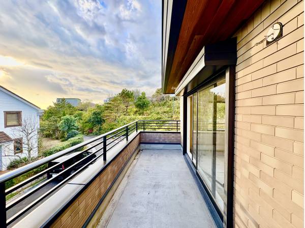 バルコニーから望む緑景色