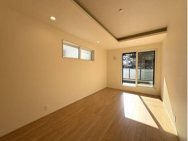 お部屋も陽当り良好！折上天井でお洒落に