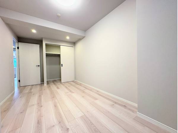 約7.5帖の使い勝手の良い洋室