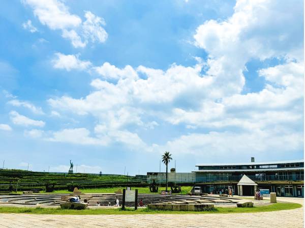鵠沼海岸公園など子育て世帯にも魅力的な住環境（約1000ｍ）