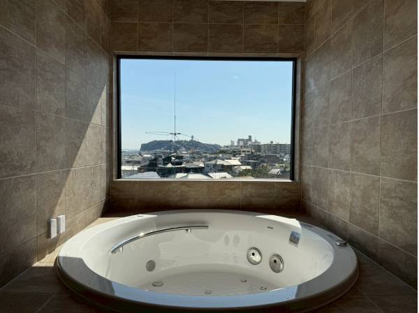 ジャグジーにつかりながらゆっくりと一人タイム