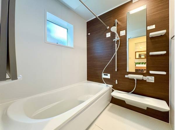 のんびりと足を伸ばして寛げるバスルーム